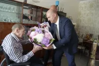 Новости » Общество: Сегодня керченскому ветерану ВОВ Владимиру Лысенко исполнился 101 год