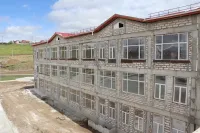 Новости » Общество: Новая школа в Керчи готова на 60%