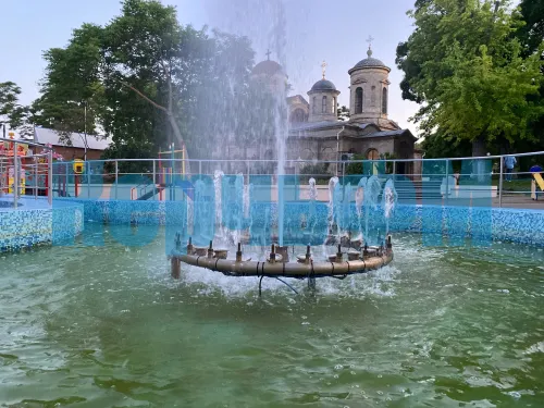 Сквер "Алёнка" переживает не лучшие времена - фото
