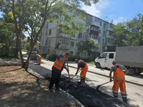 В Керчи взялись за установку новых светофоров