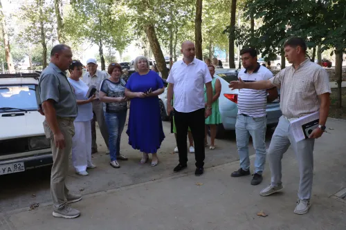 Иван Кошель встретился с активом дома №20 по ул. Генерала Петрова