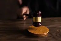 Керчанин крал алкоголь из коллекции знакомой