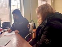 Новости » Криминал и ЧП: Керченские полицейские разыскали пропавшую 13-летнюю девочку и передали ее родителям